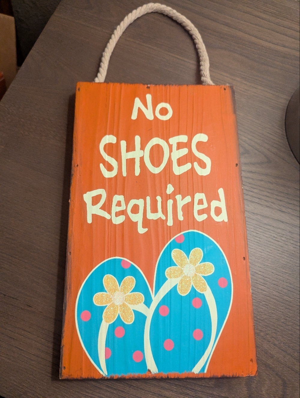 Flip-Flop Beach Graphic Wooden Sign